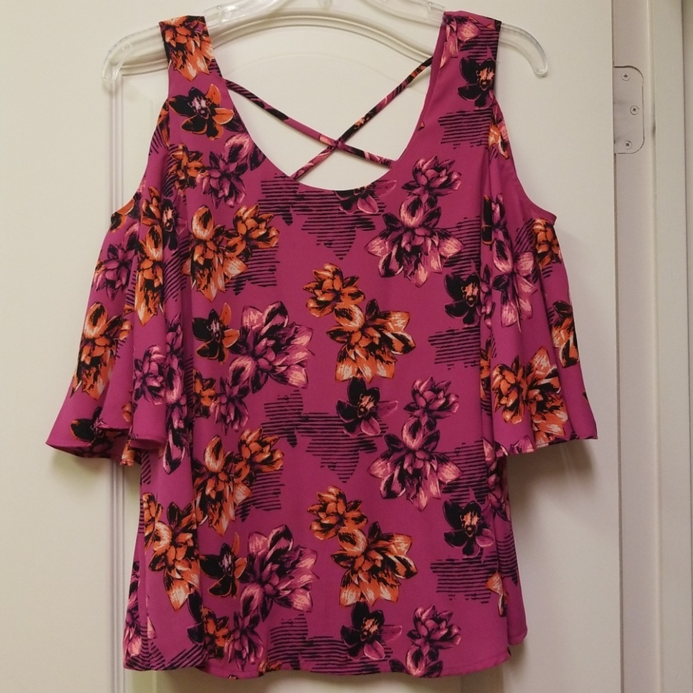 Apt.9 Cold Shoulder top